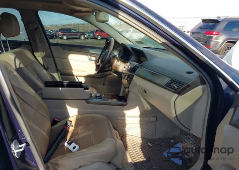 2011 Mercedes-Benz E 350 4Matic z USA, uszkodzony, nr VIN WDDHF8HB4BA411037